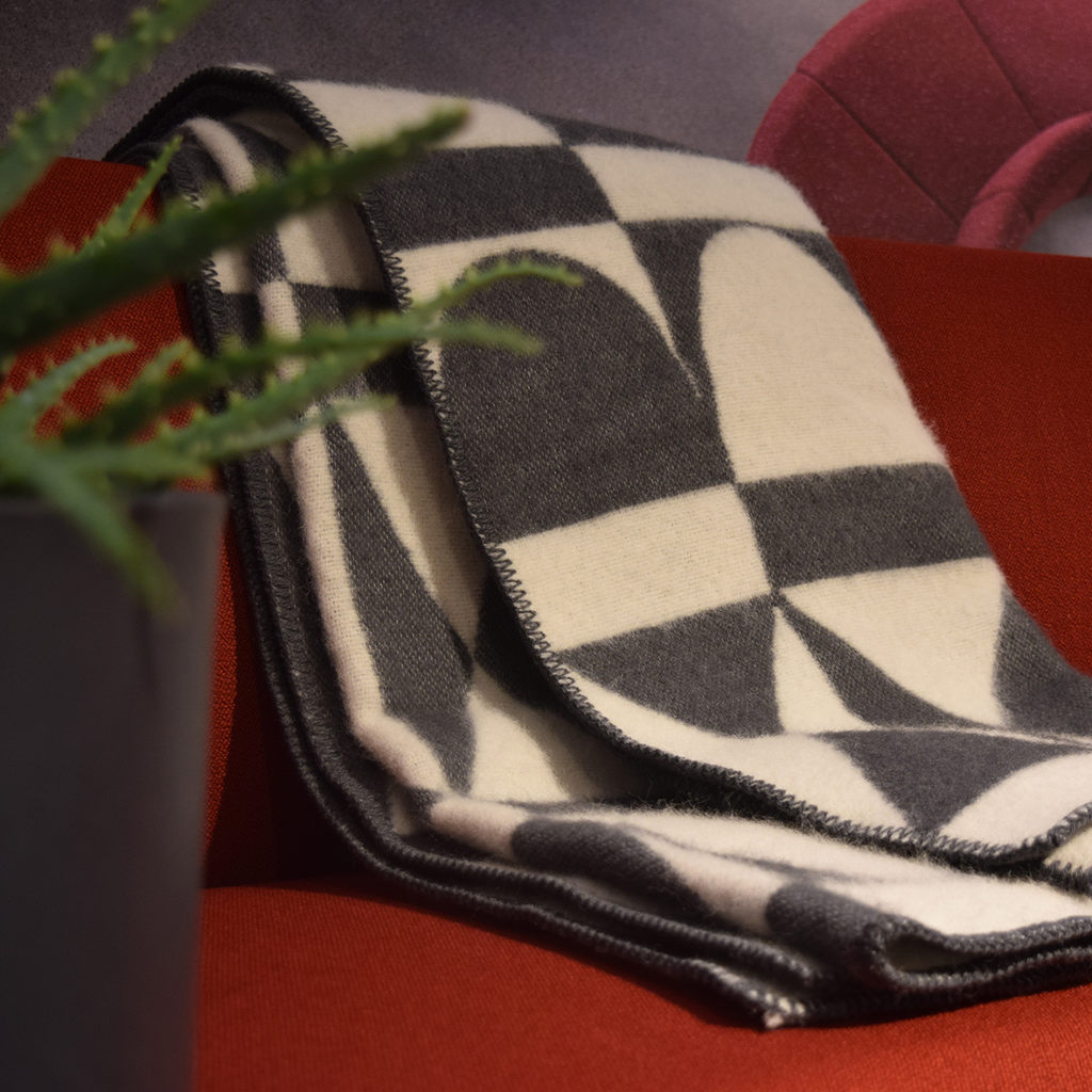 Bows Grå Pläd - Almedahls